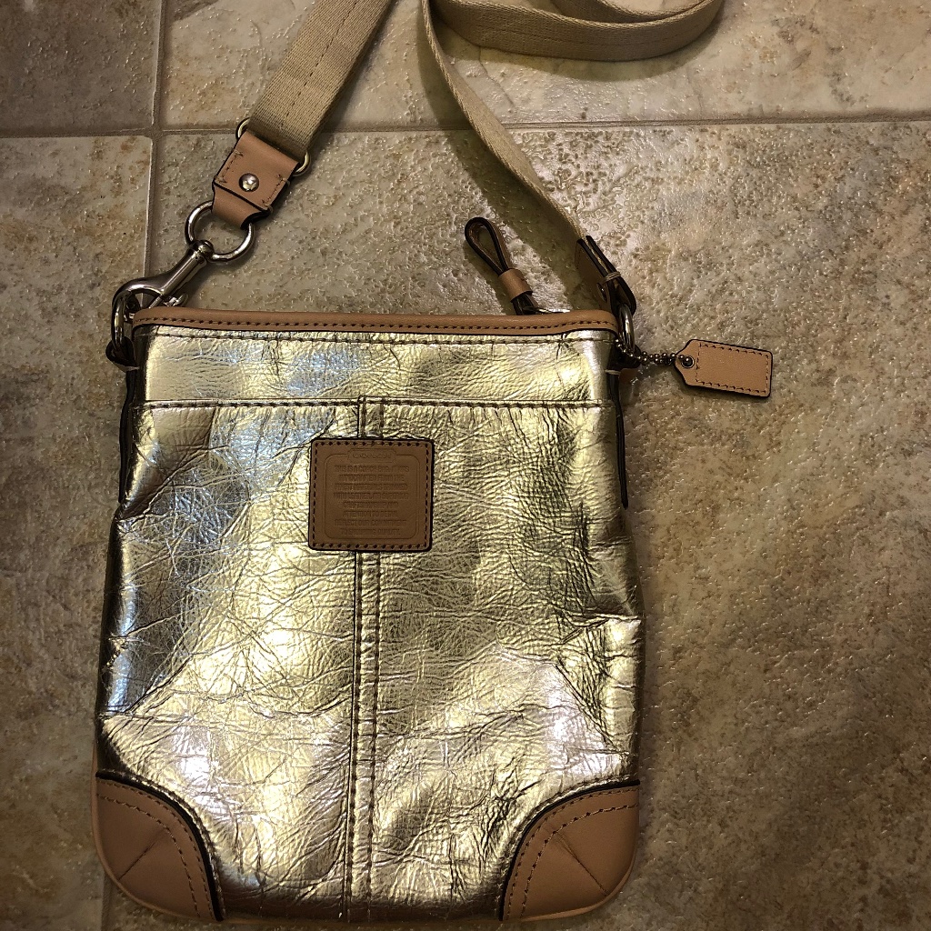 ** Coach ** Swingpack East Gold Metallic Leather Small Crossbody Bag